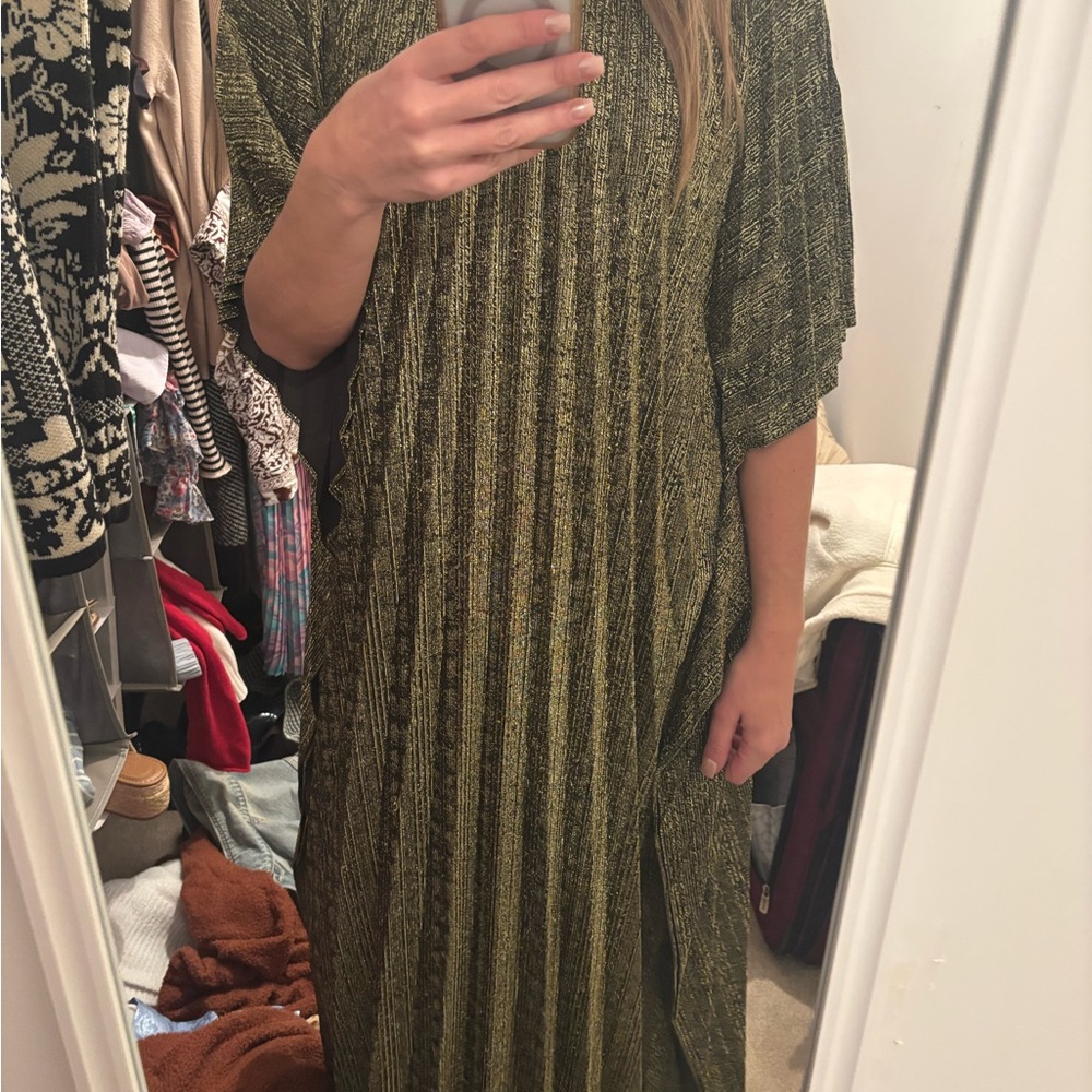 Tuckernuck Black and Gold Midi Dress - Grecian sevyn dress - worn once. Some out - Picture 3 of 3